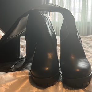 Guess Women’sOver the knee narrow calf Boots size 10, M color, black